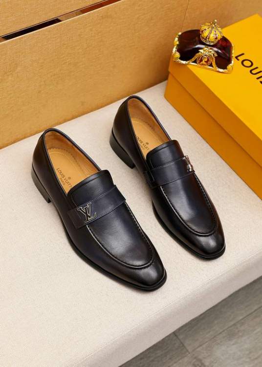 Picture of Louis Vuitton Shoes _SKULVsz38-44064613899